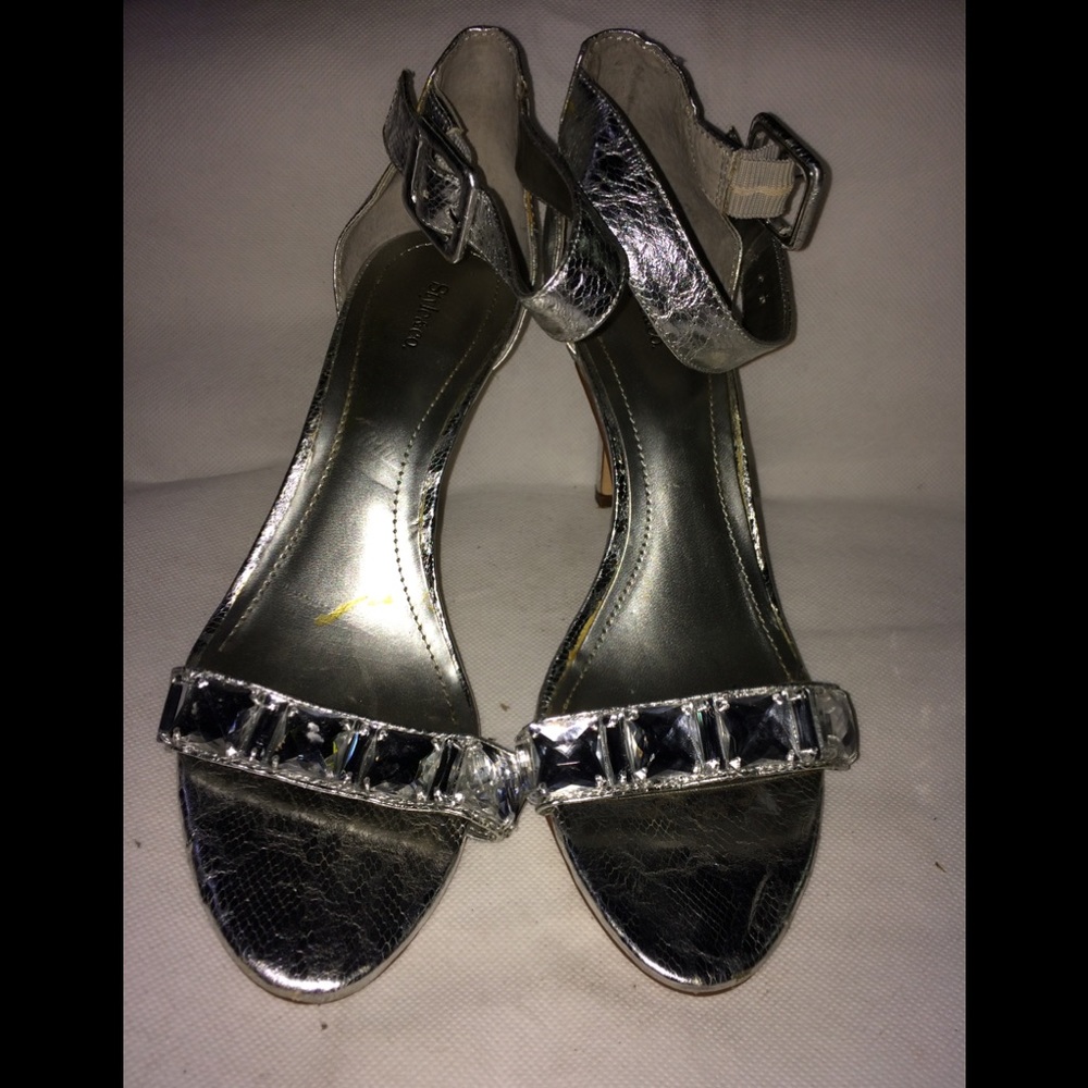 Sandals - Picture 2 of 4